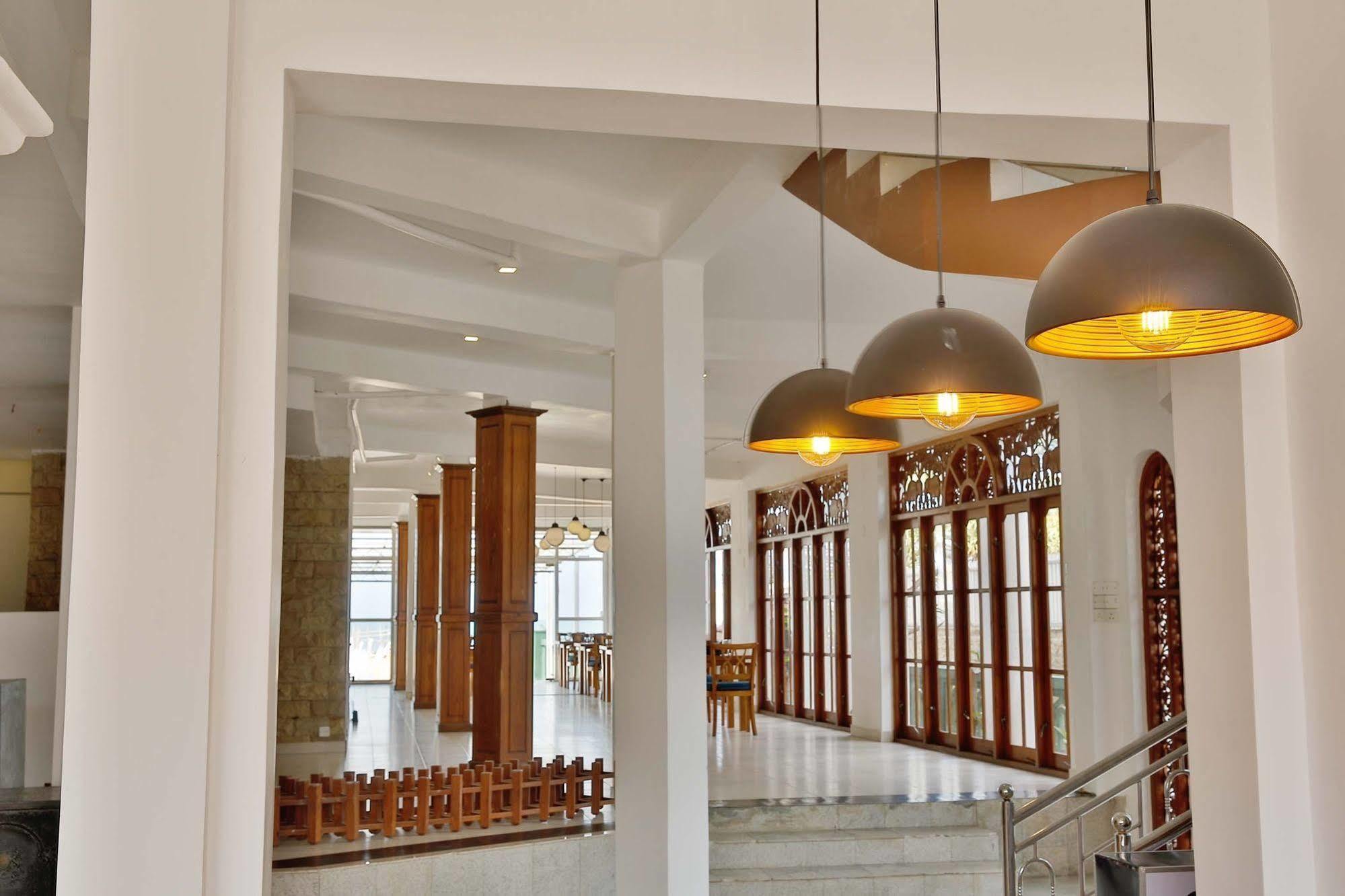 نيجومبو The Reef Beach Hotel المظهر الخارجي الصورة