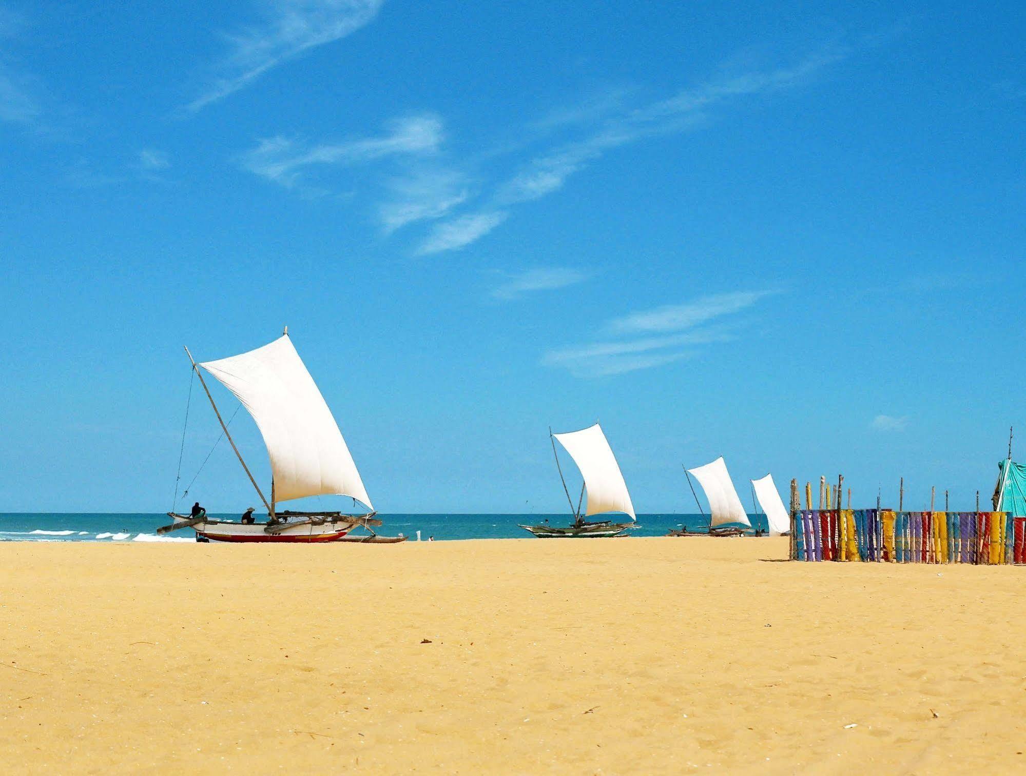 نيجومبو The Reef Beach Hotel المظهر الخارجي الصورة