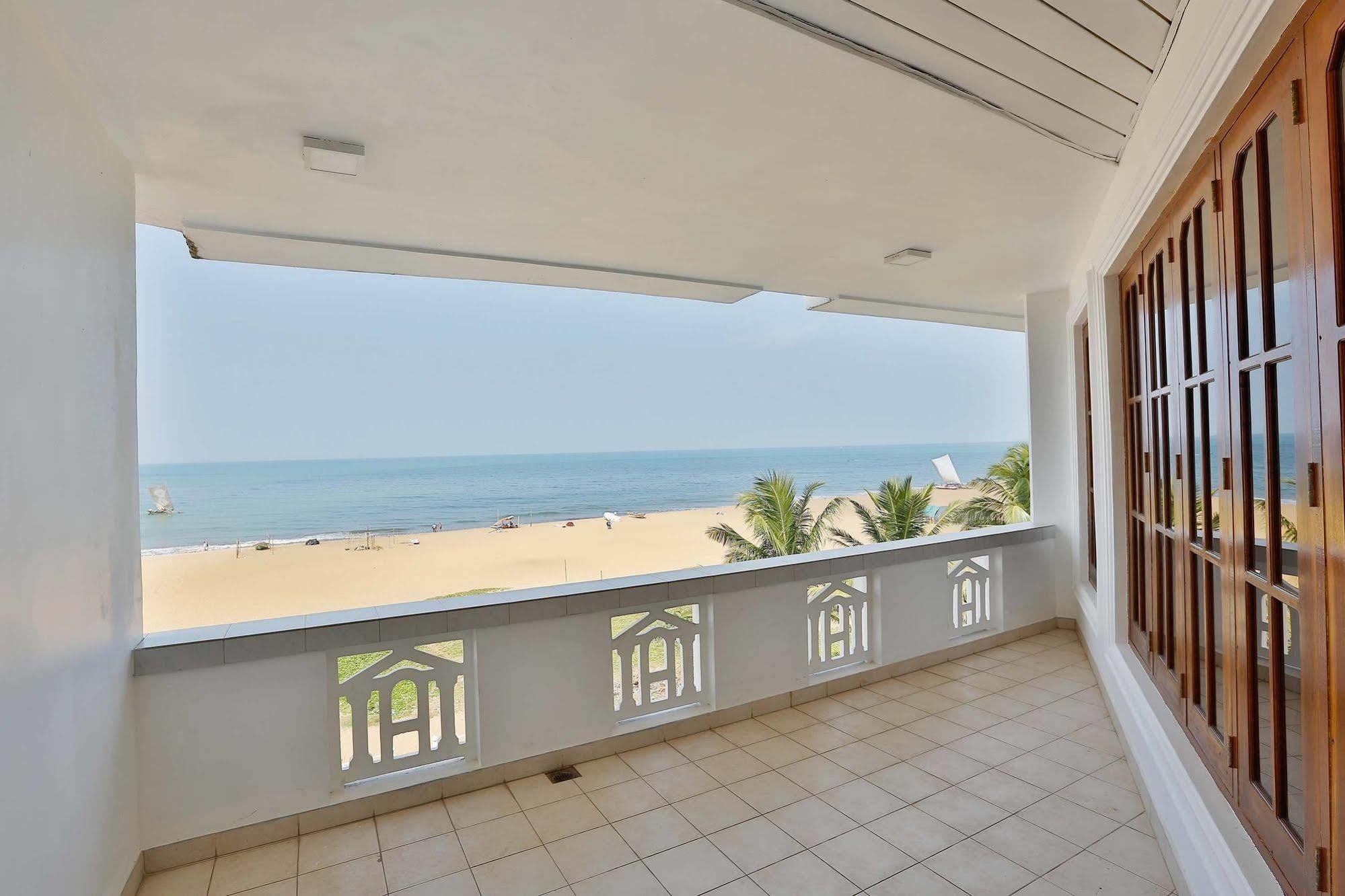 نيجومبو The Reef Beach Hotel المظهر الخارجي الصورة