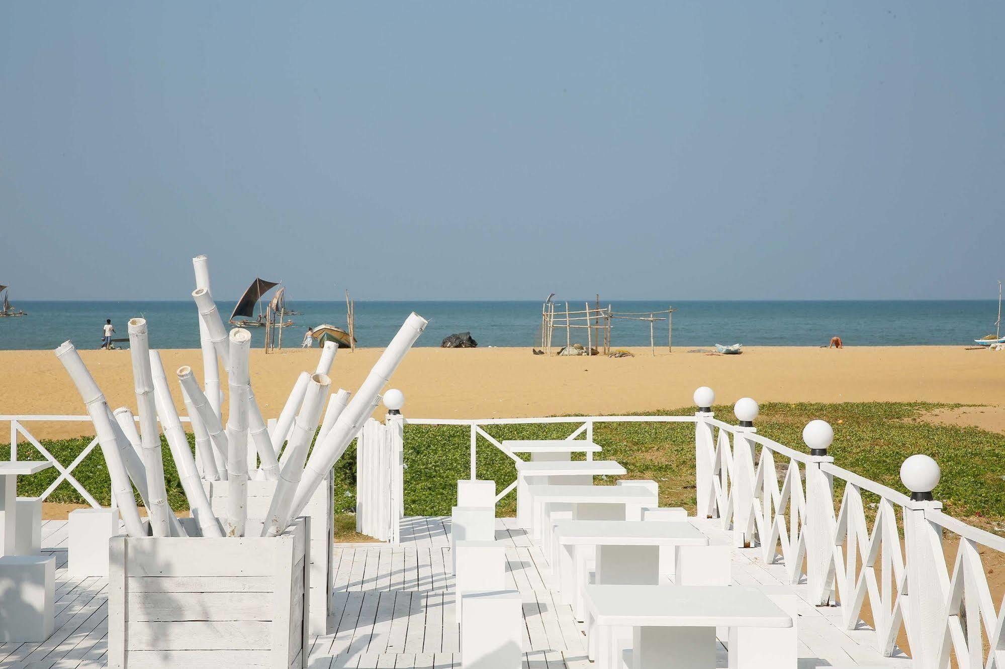 نيجومبو The Reef Beach Hotel المظهر الخارجي الصورة